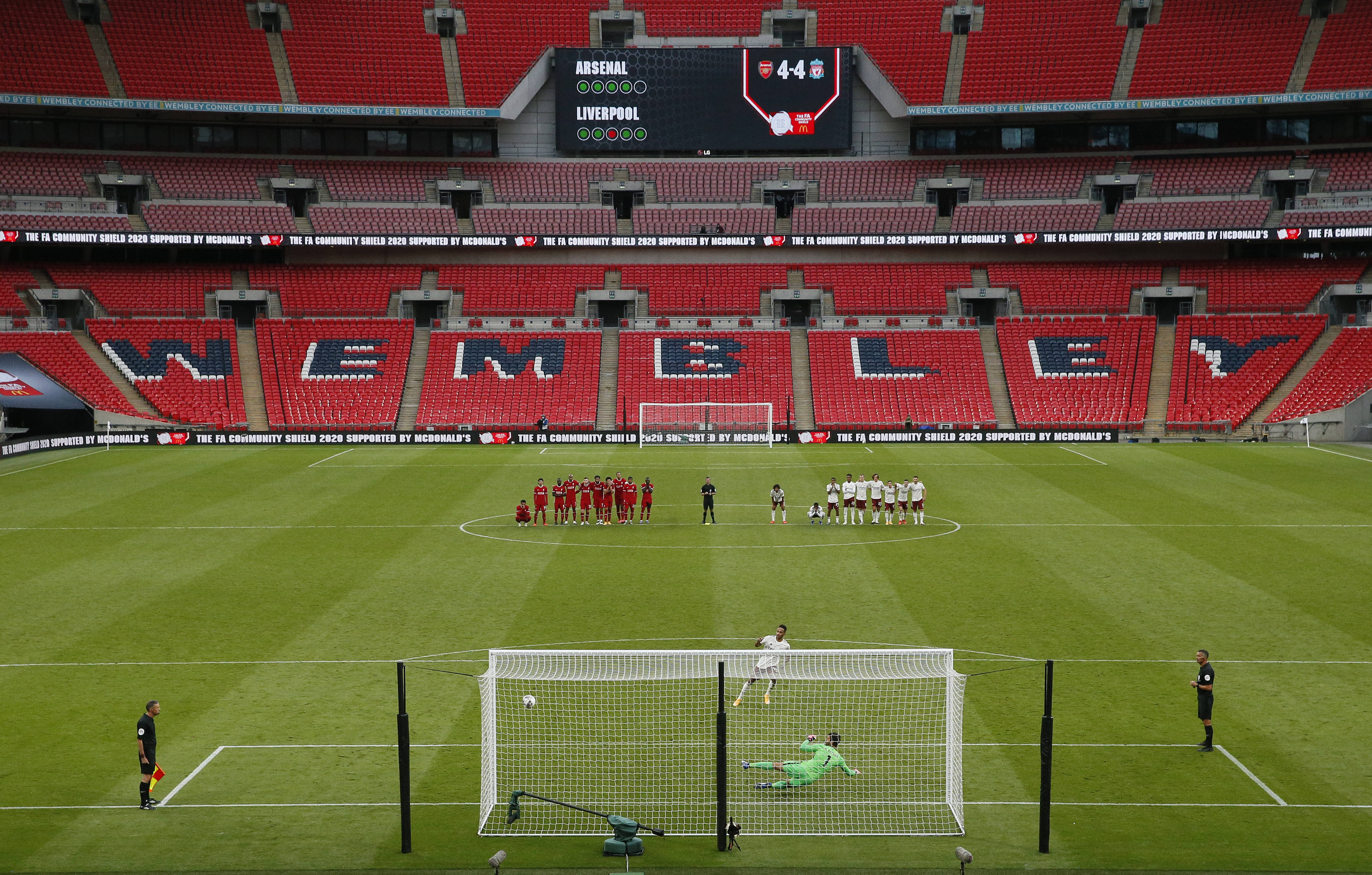 米体：意甲启用高可见度足球，荧光橙配色以往仅用于极端天气（米体：意甲改用高可视度用球，荧光橙此前仅限极端天气）