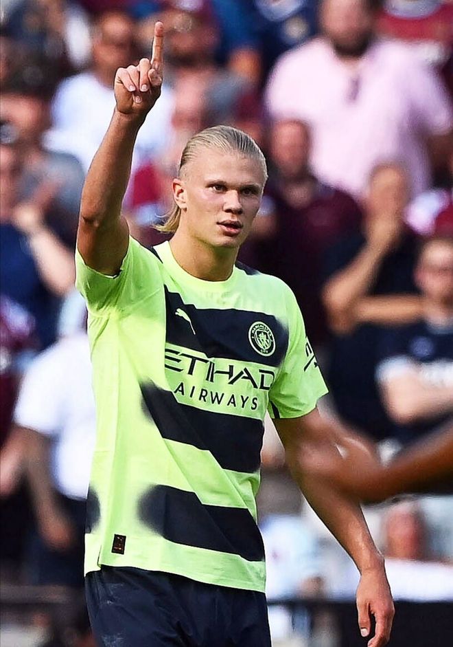 “苏超”赛季最佳阵容公布，马宁获裁判员纪念奖（苏超赛季最佳阵容出炉，马宁荣膺裁判员纪念奖）